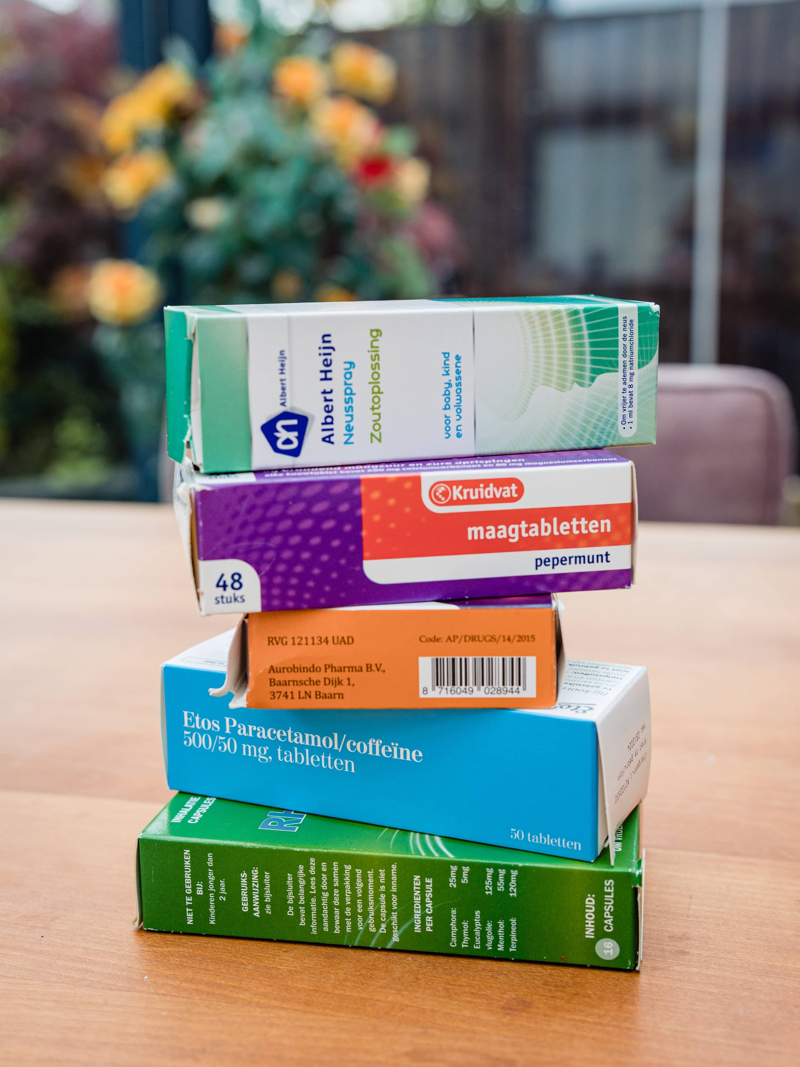 Stapeltje met verschillende medicijnen